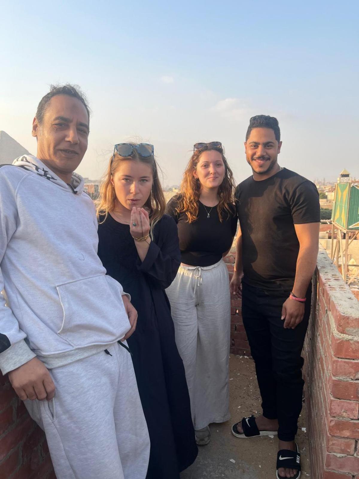 Hamza Pyramids Apartment *