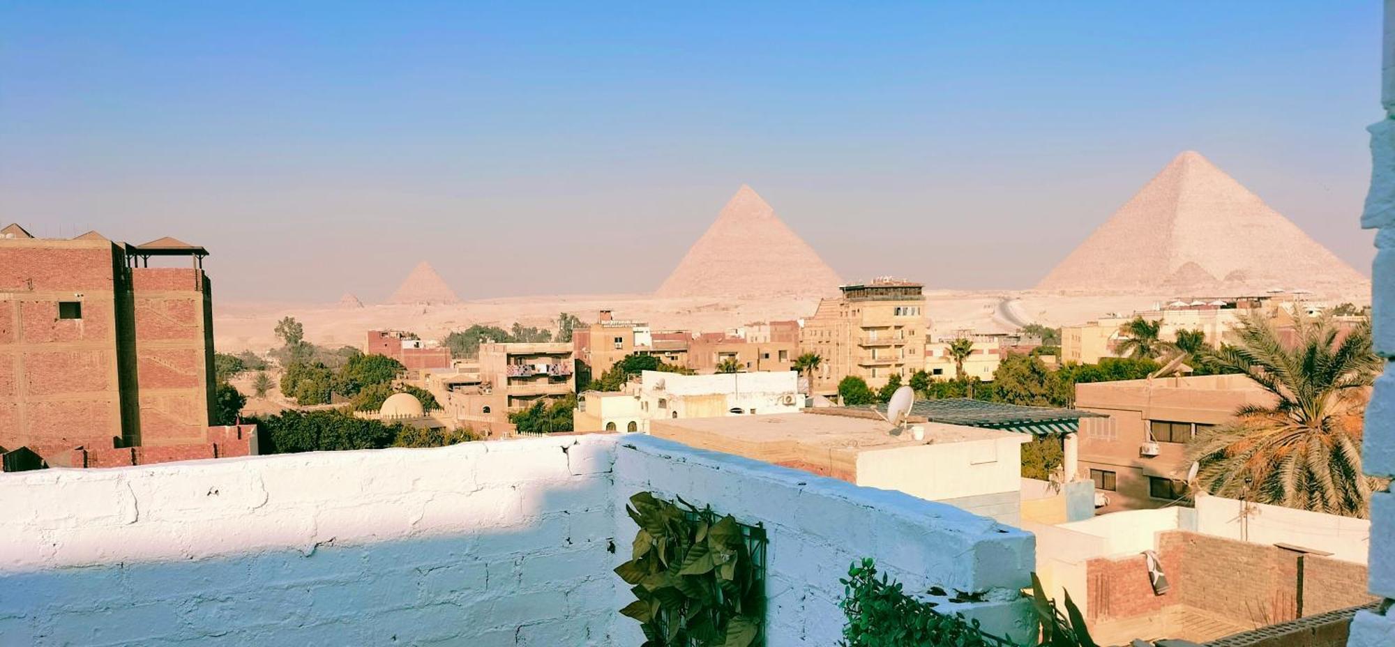 Hamza Pyramids Apartment *