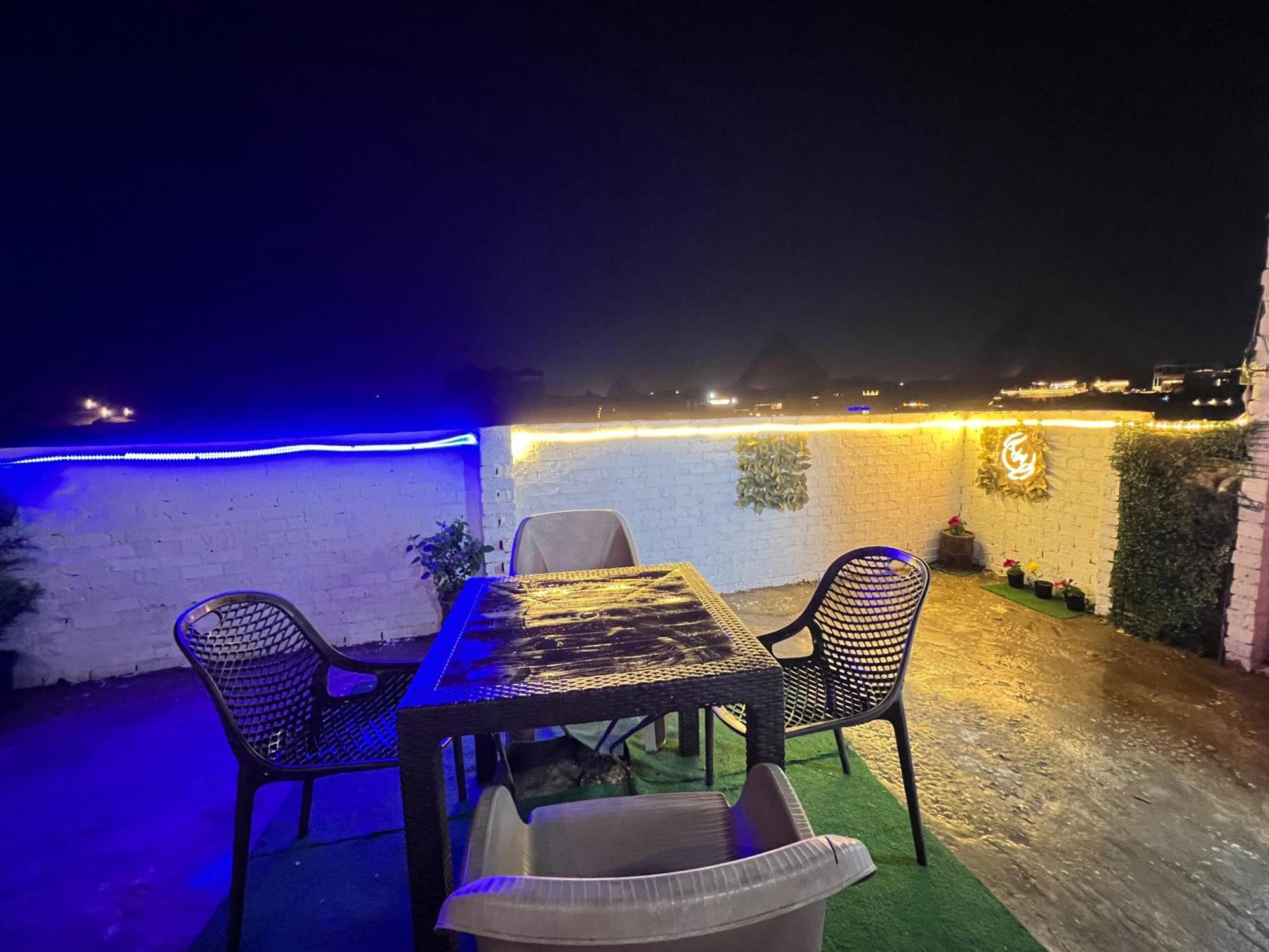 Hamza Pyramids Apartment *