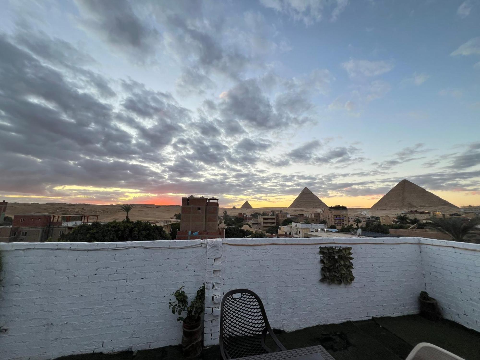 Hamza Pyramids Apartment